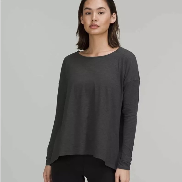 Lululemon Back Into It Long Sleeve tee in heathered black. Size 8. NWOT. - Picture 4 of 7